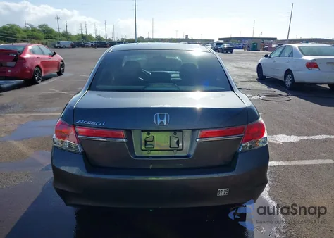 2011 Honda Accord 2.4 Lx z USA, uszkodzony, nr VIN 1HGCP2F37BA030956